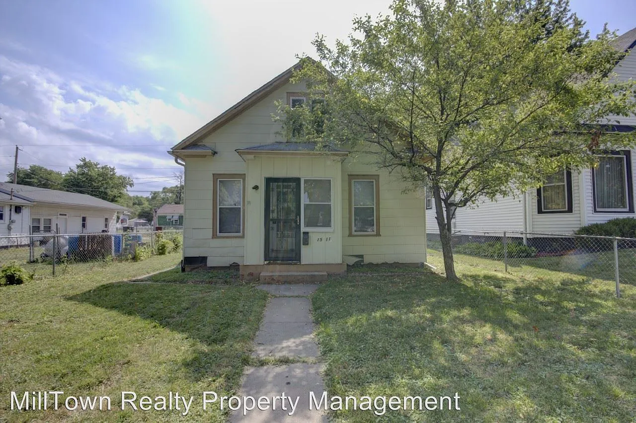 1511 8th St photo 1