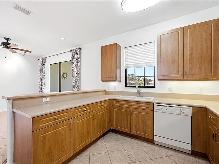 7631 Bristol Cir — Photo 13