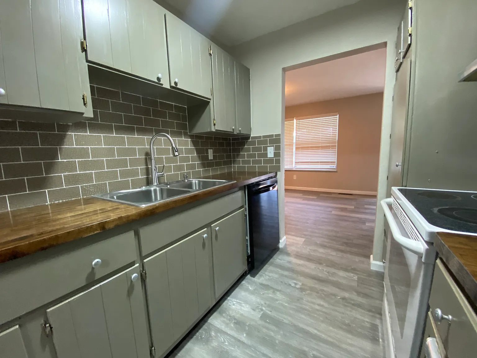 3 bed, 1100 sqft, $1,850 — Photo 4