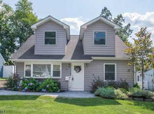 55 Sweetwood Dr, Cedar Grove, NJ 07009