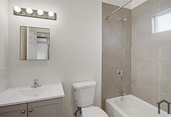 3rd image of 1931 Woden St