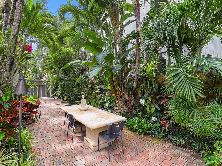 605 Sunset Rd — Photo 11