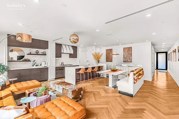 Sold by Sotheby's International Realty | media 7