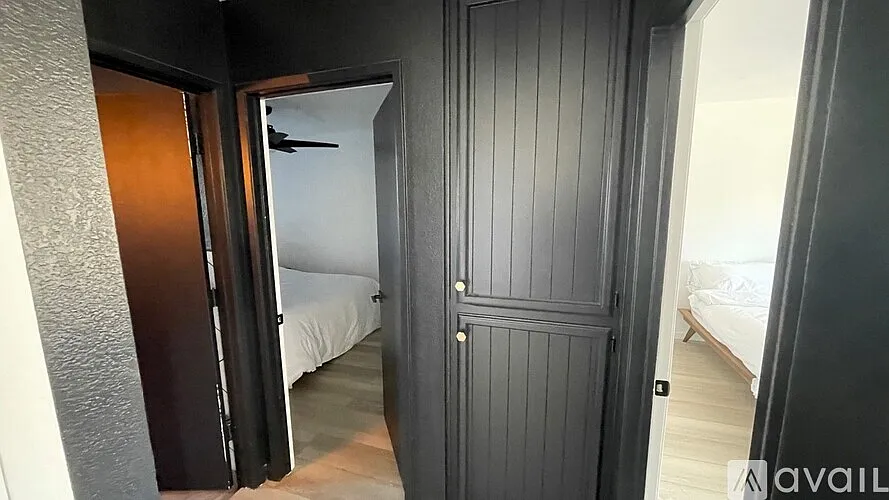 2 bed, 1000 sqft, $1,599 — Photo 3