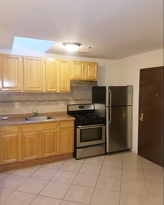 Rented by Fifth & Forever LLC | media 9