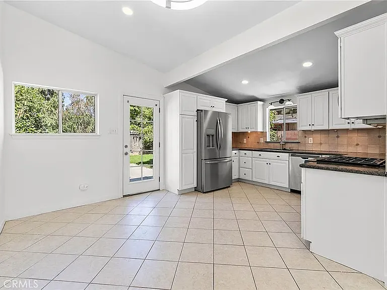 1027 N Greer Ave — Photo 10