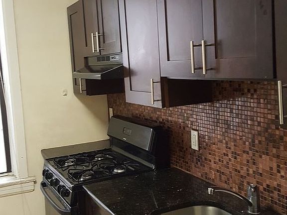 4th image of 5 Laidlaw Ave APT 105
