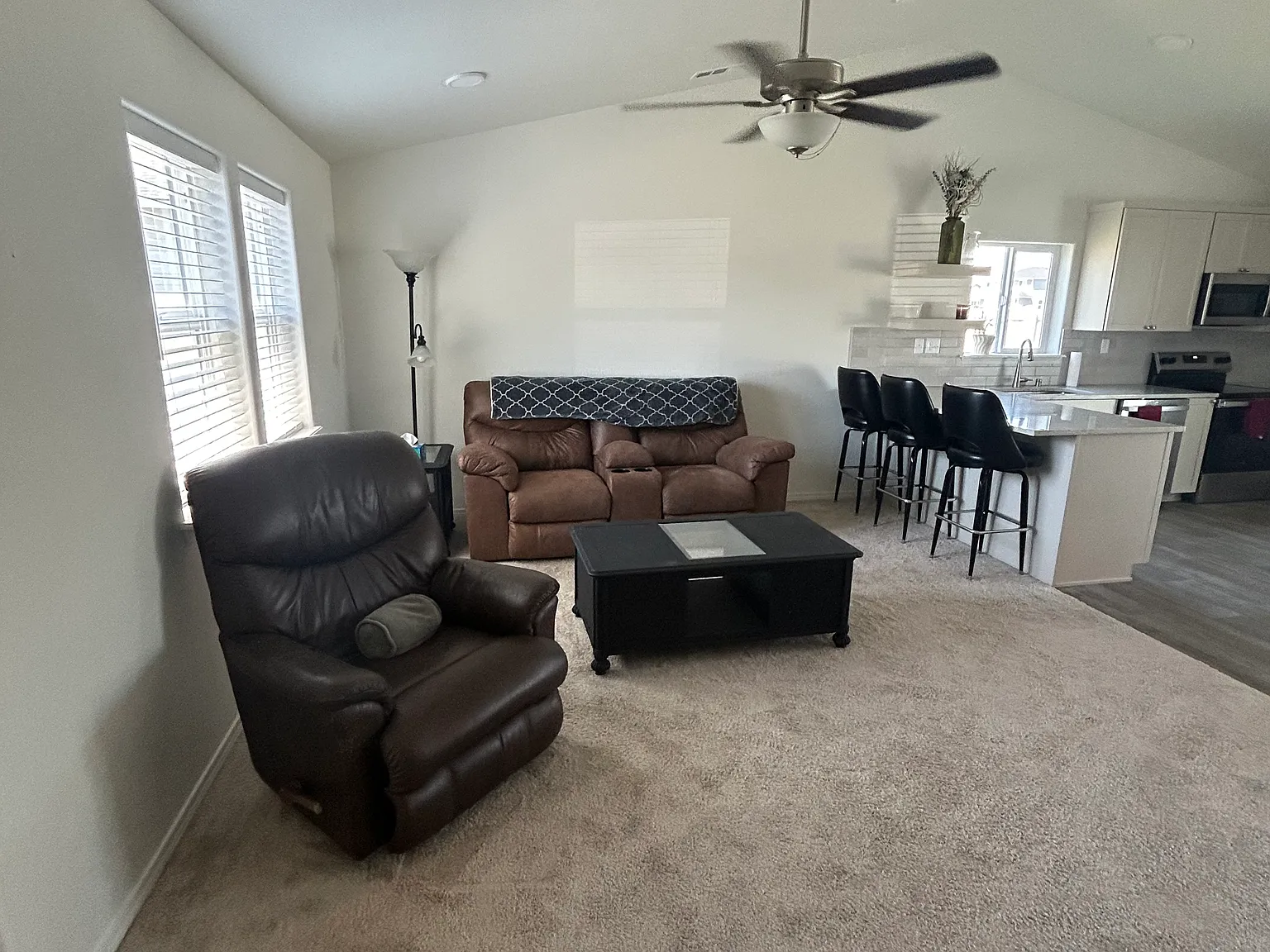 3 bed, 1148 sqft, $2,200 — Photo 2