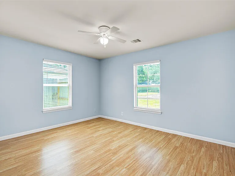 8921 Oak Knoll Ln — Photo 25
