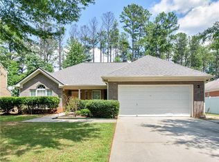 8 Victoria Dr, Fairburn, GA 30213
