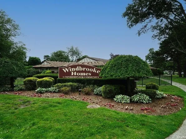 113 Feller Drive #113, Central Islip, NY 11722