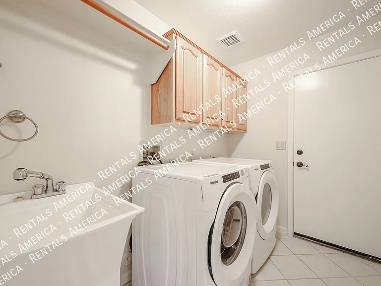 1635 W Wisteria Dr — Photo 16