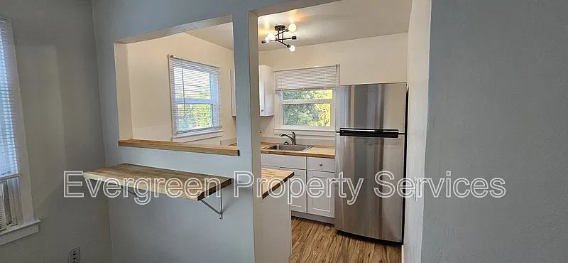 Studio, 1.0 bath, 450 sqft, $1,100 — Photo 2