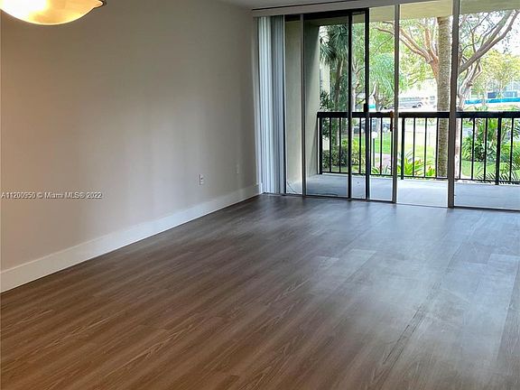 3rd image of 10835 SW 112th Ave APT 212