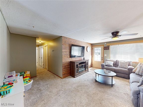 3rd image of 4776 Robinwood Dr