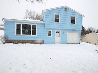 59 Beacon Hills Dr N, Penfield, NY 14526