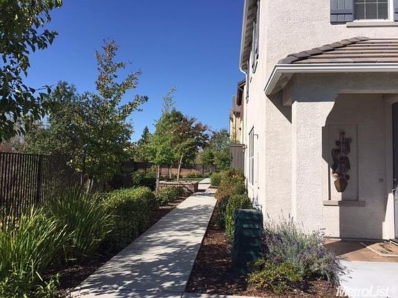 2nd image of 248 Chambord Way
