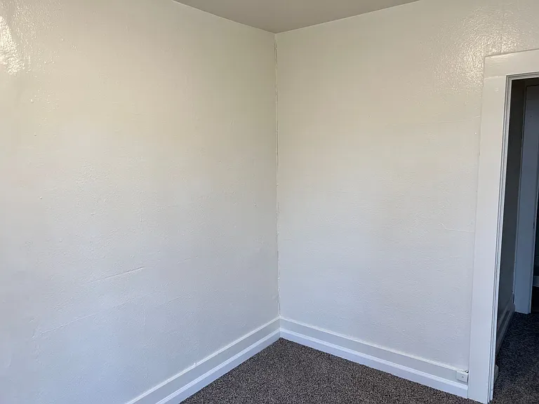 421 SE Main St #15 — Photo 7