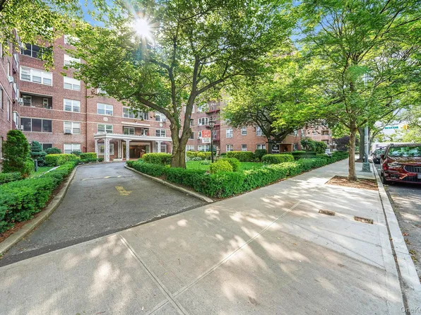 67-67 174th St #D3, Jamaica, NY 11434