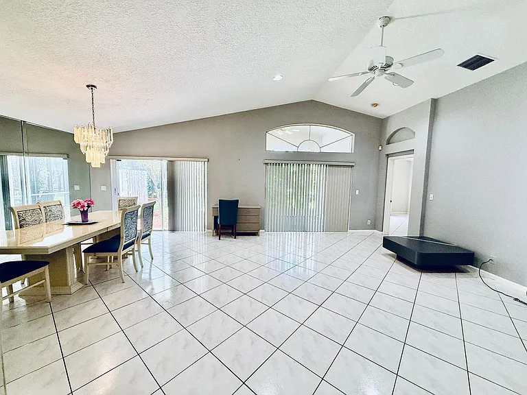 10921 Royal Caribbean Cir #10921 — Photo 12