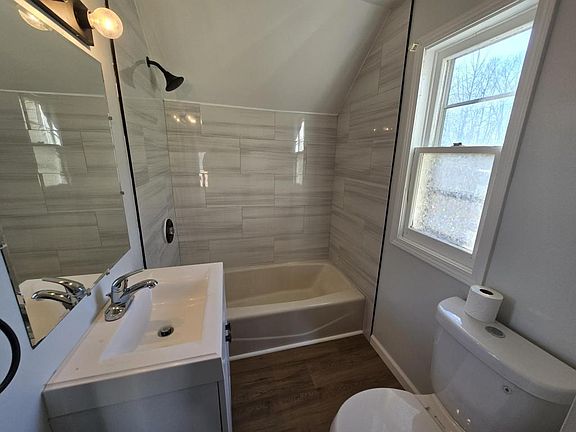 2nd image of 174 Stenzil St