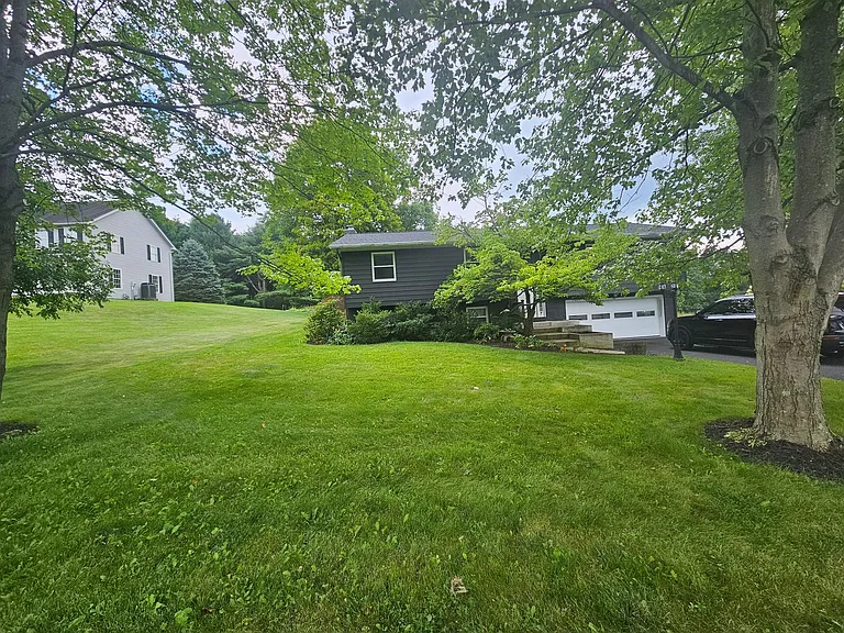 400 Spring Lea Dr — Photo 19