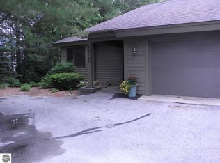 6619 Mission Rdg, Traverse City, MI 49686