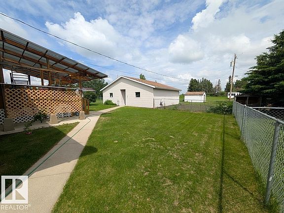 4th image of 5108 53rd Ave