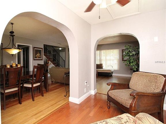 5th image of 7030 Oakview Cir