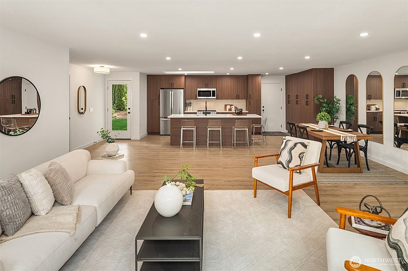2nd image of 4910 NE 1st Court