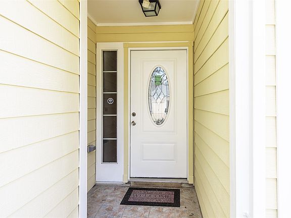 3rd image of 12827 Magenta Oaks Dr