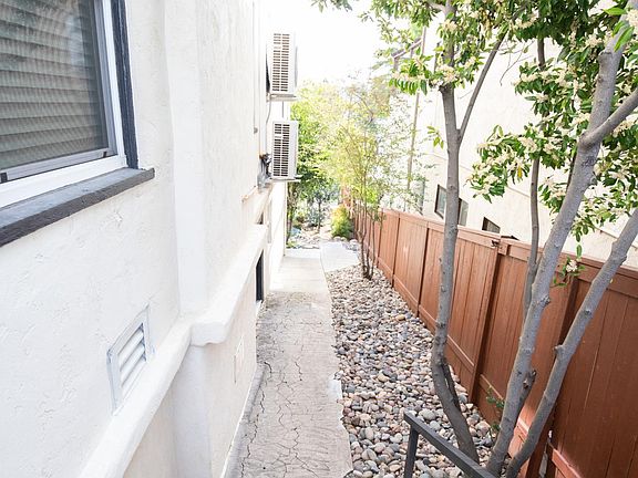 2nd image of 931 26th St
