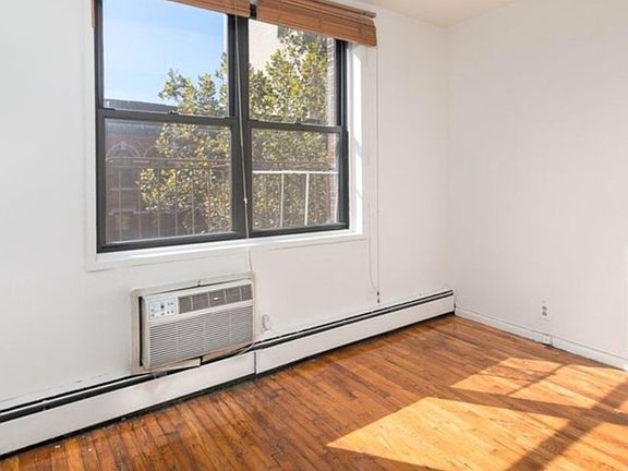4th image of 229 E 29th St APT 6O