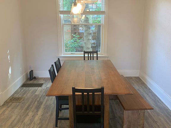 3rd image of 1006 E 9th Ave
