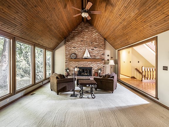 4th image of 710 Sugarbush Dr