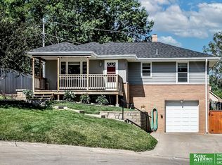 2218 S 50th Avenue Cir, Omaha, NE 68106