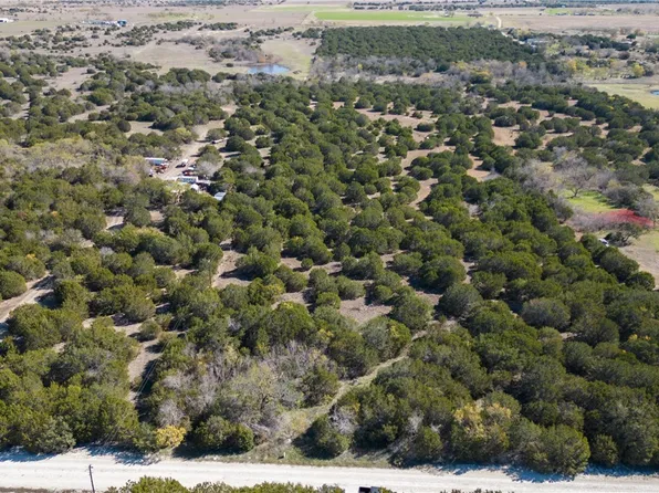 909 Star Ln, Gatesville, TX 76528