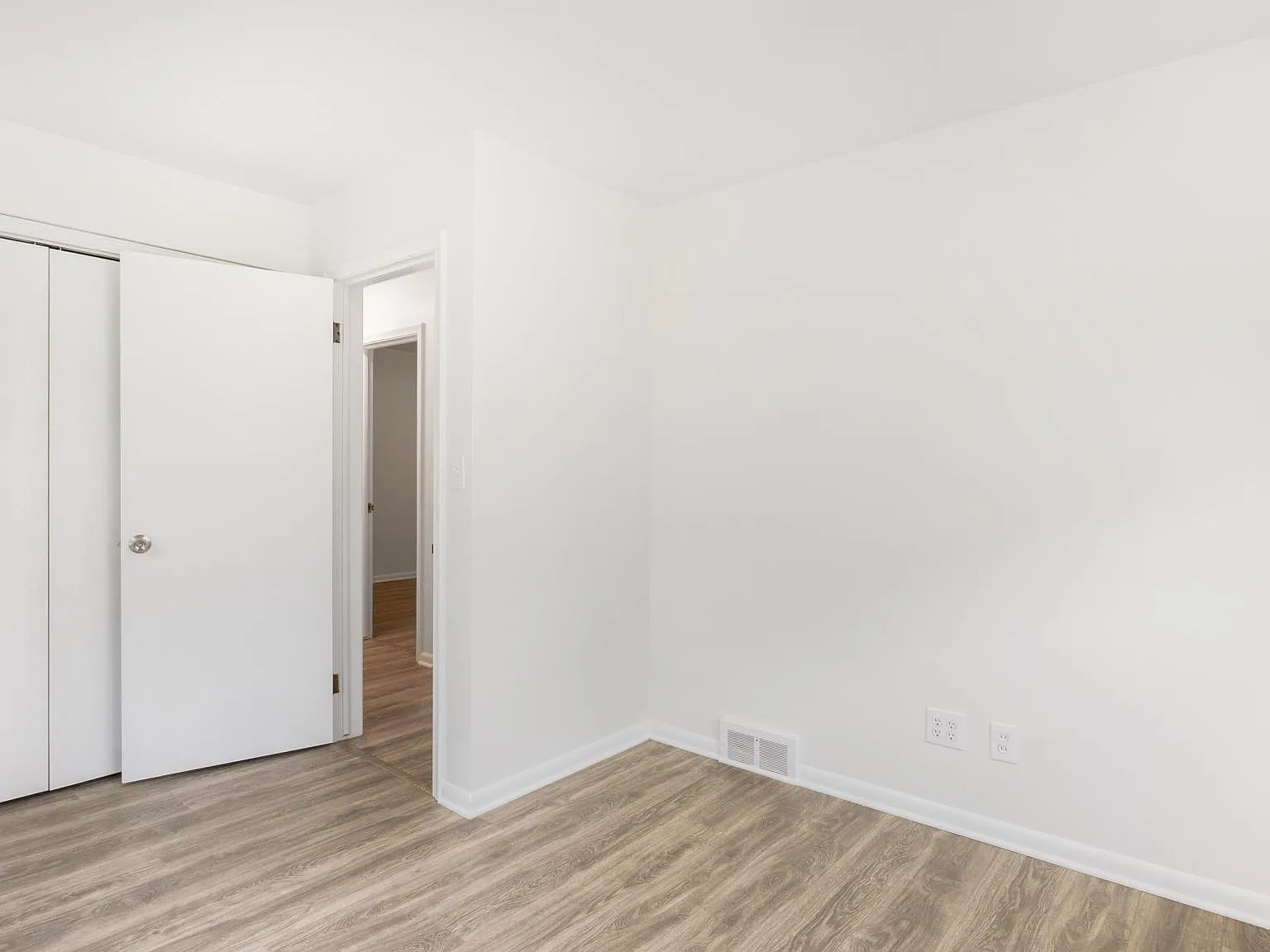 3 bed, 2.5 bath, 1573 sqft, $3,000 — Photo 3