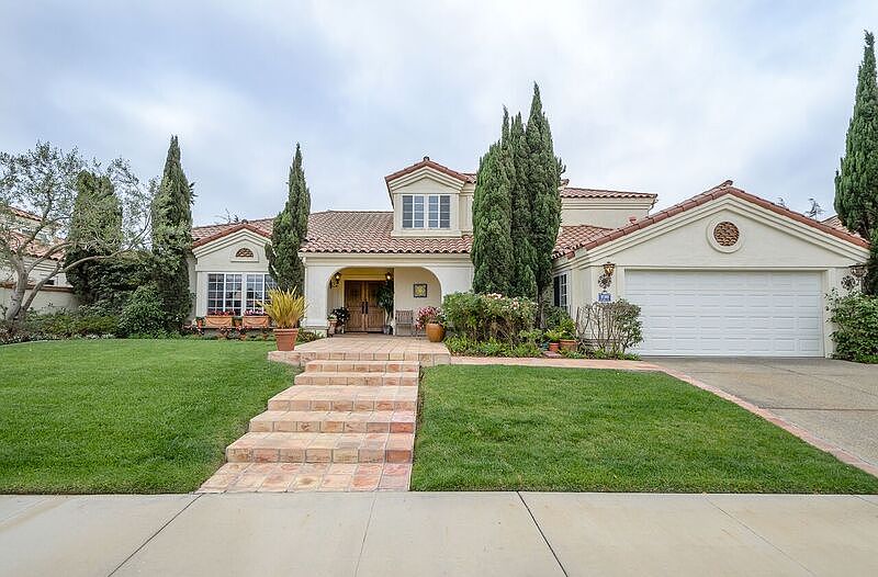 1st image of 1014 Fairway Vista Dr
