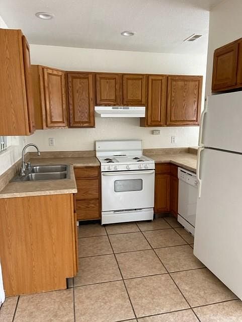 1st image of 2618 B St