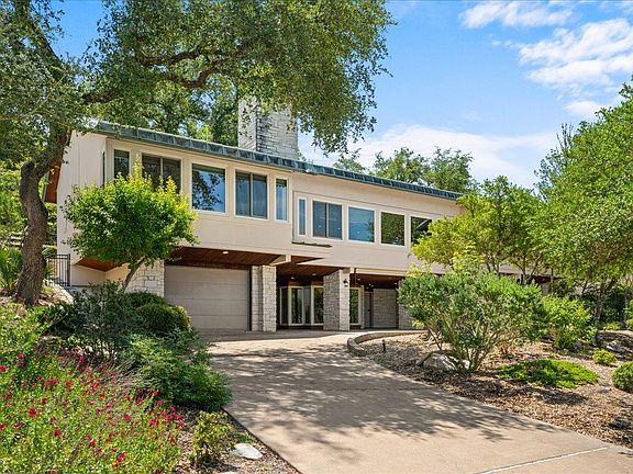 2nd image of 405 Valley View Dr