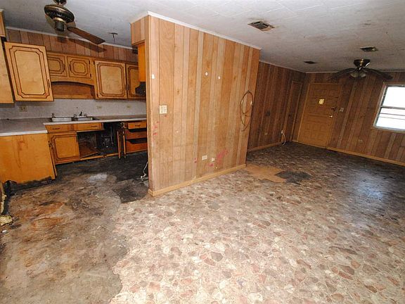 3rd image of 172 Green Acres St