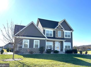 56 Gletner Lndg, Hedgesville, WV 25427