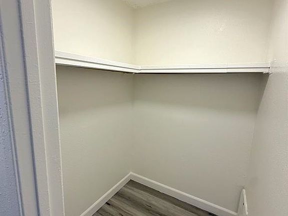 5th image of 1854-1856 Locust Ave #1856-A