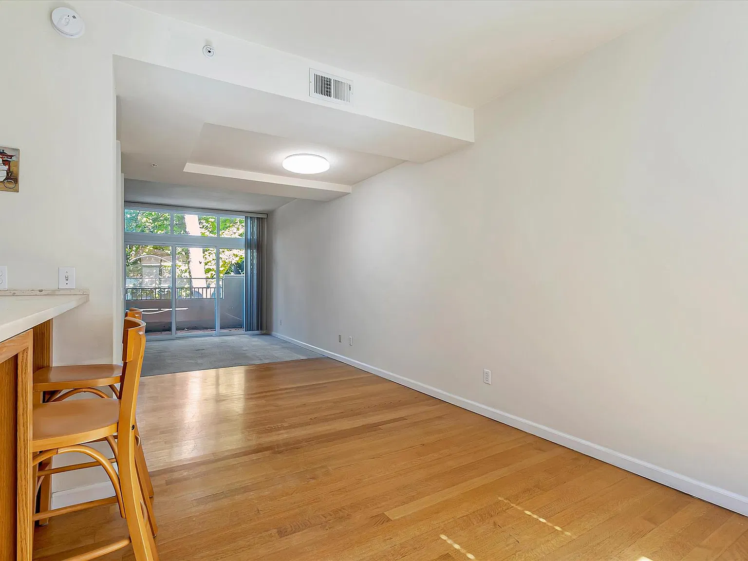2 bed, 2.5 bath, 1150 sqft, $3,450 — Photo 2