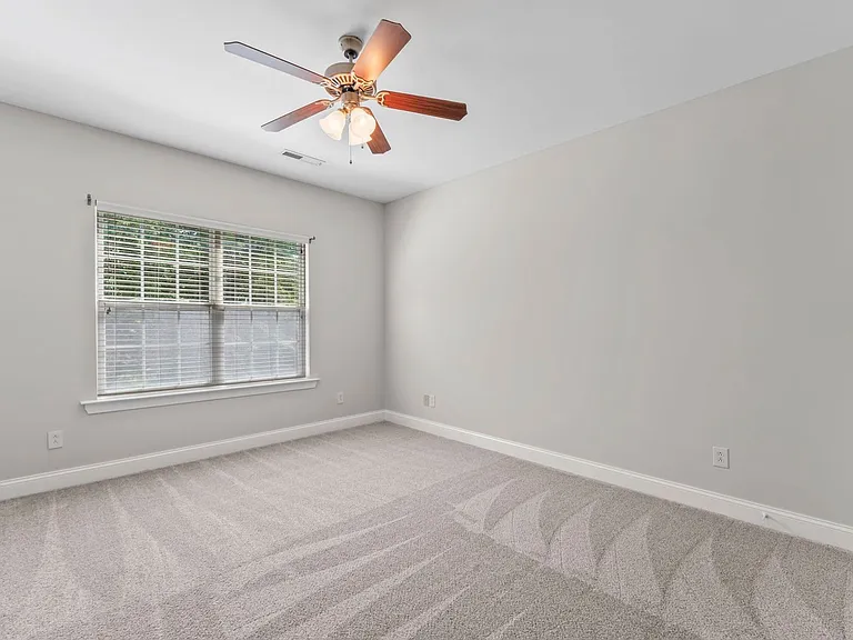 338 Rowlette Cir — Photo 11