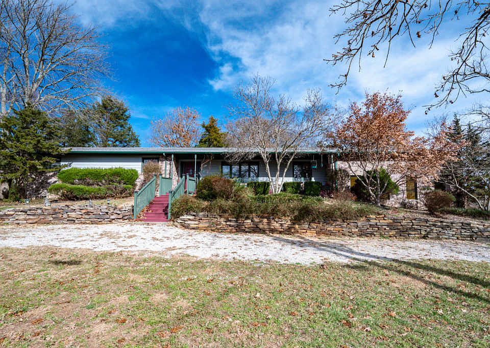 1st image of 29 Redbud Ln