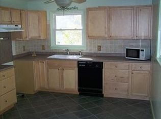 553 Palmer Dr, Southport, NC 28461