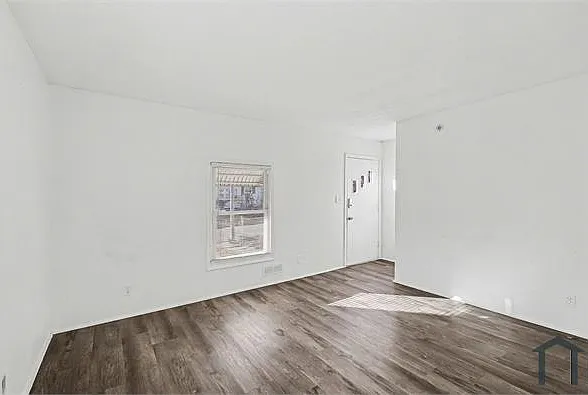 2 bed, 812 sqft, $1,200 — Photo 3