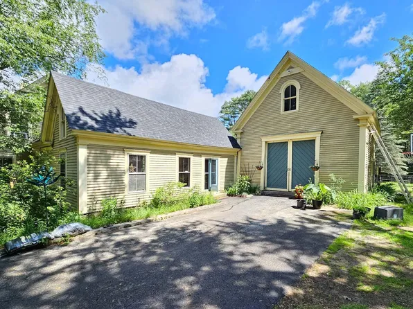 16 Cooks Mills Road, Naples, ME 04055
